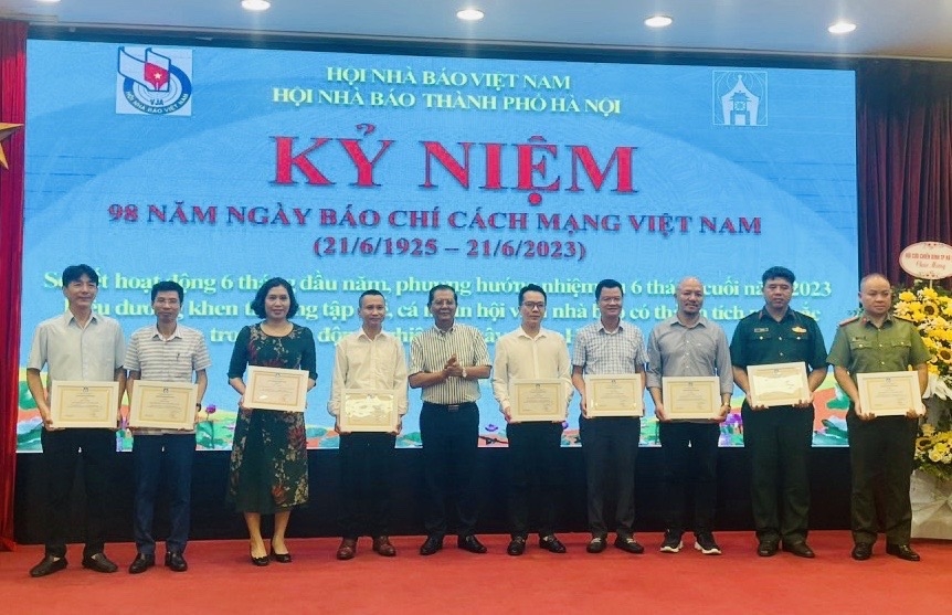 Hội Nhà báo TP Hà Nội kỷ niệm 98 năm Ngày Báo chí Cách mạng Việt Nam - ảnh 1