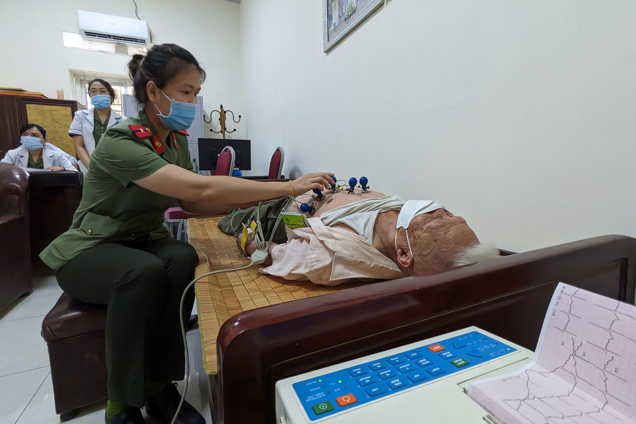 Thành đoàn Hà Nội ra quân Chiến dịch “Kỳ nghỉ hồng”, “Hành quân xanh” năm 2023 - ảnh 2