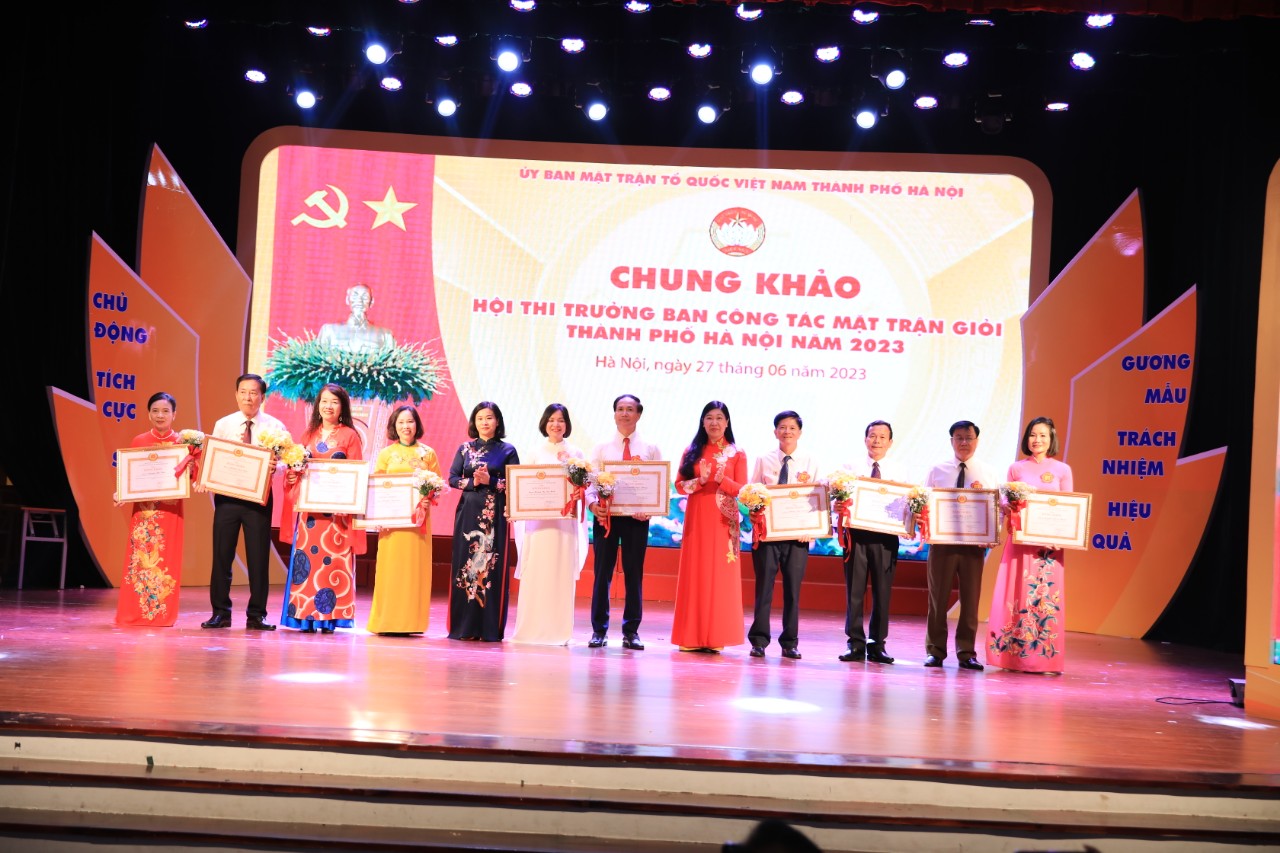 Góp phần thúc đẩy hoạt động của Mặt trận ngày càng vững mạnh, - ảnh 2