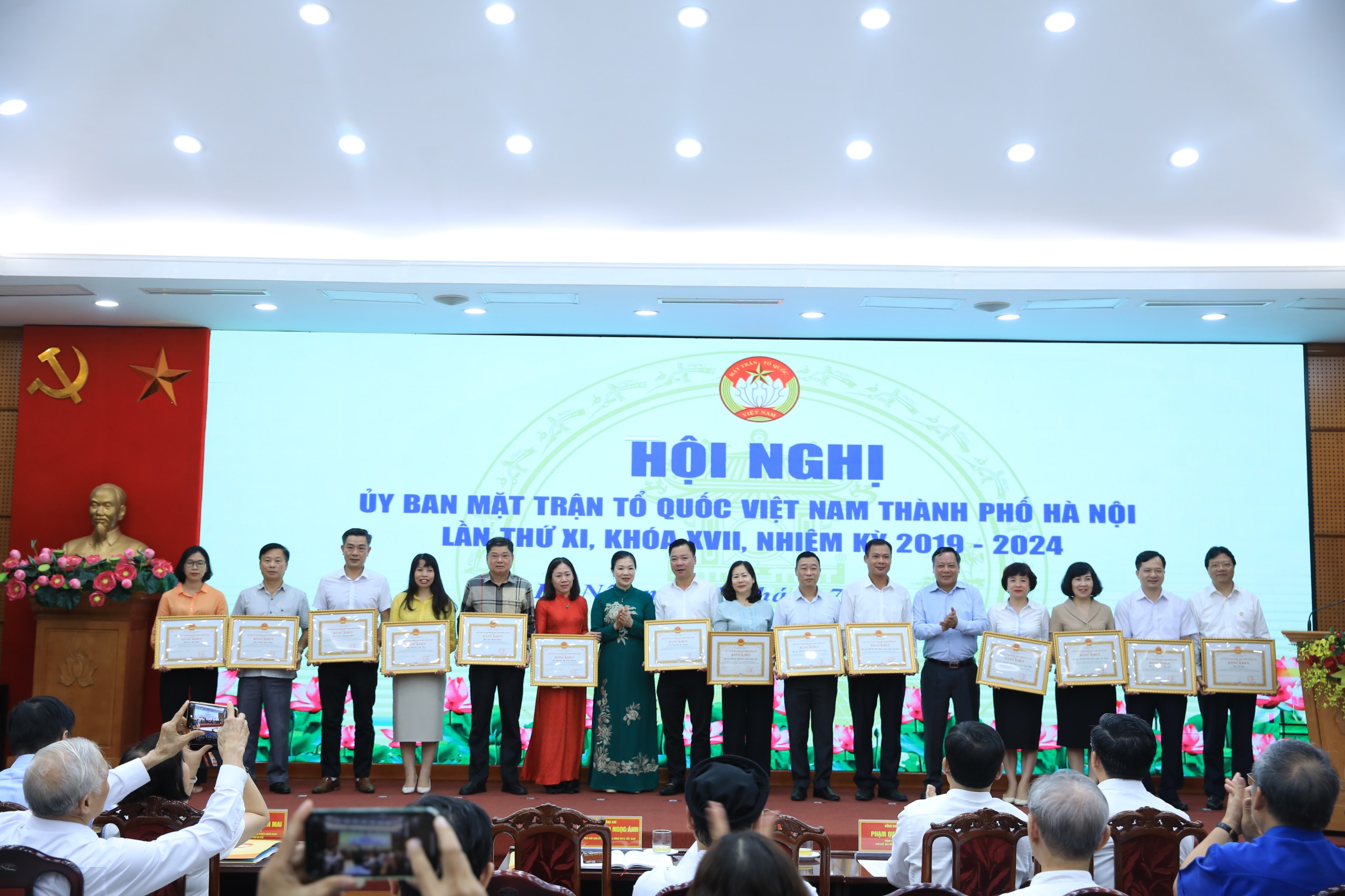 Lựa chọn nội dung, xác định trọng tâm để có điểm nhấn, có hoạt động mang nét riêng của Mặt trận - ảnh 1