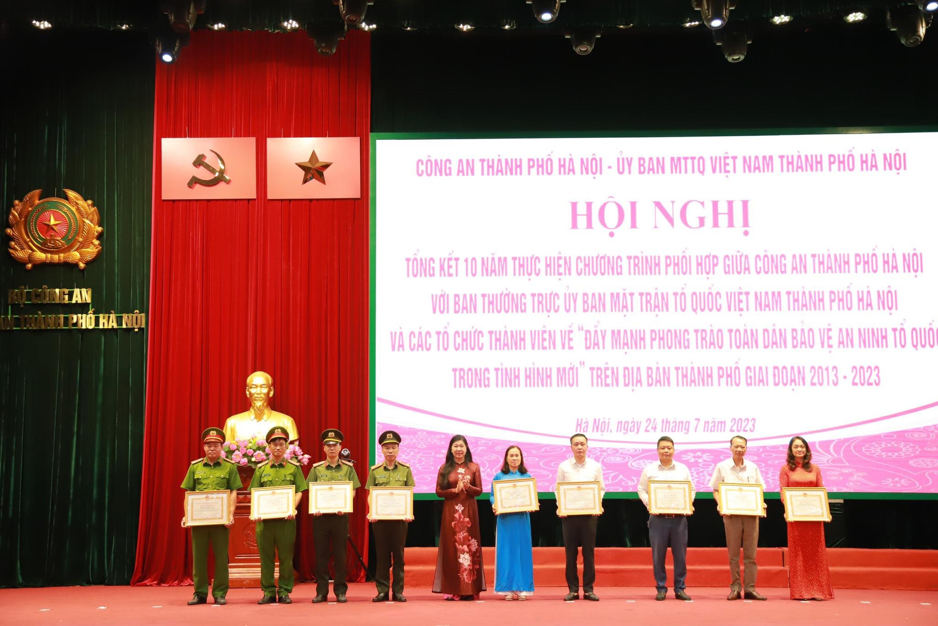 1.616 mô hình, cách làm hay trong phong trào toàn dân bảo vệ ANTQ trên địa bàn thành phố - ảnh 1