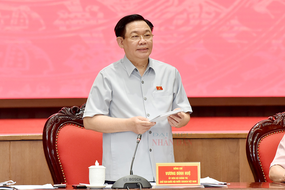 Chủ tịch Quốc hội Vương Đình Huệ chủ trì làm việc với Ban Thường vụ Thành ủy Hà Nội - ảnh 1