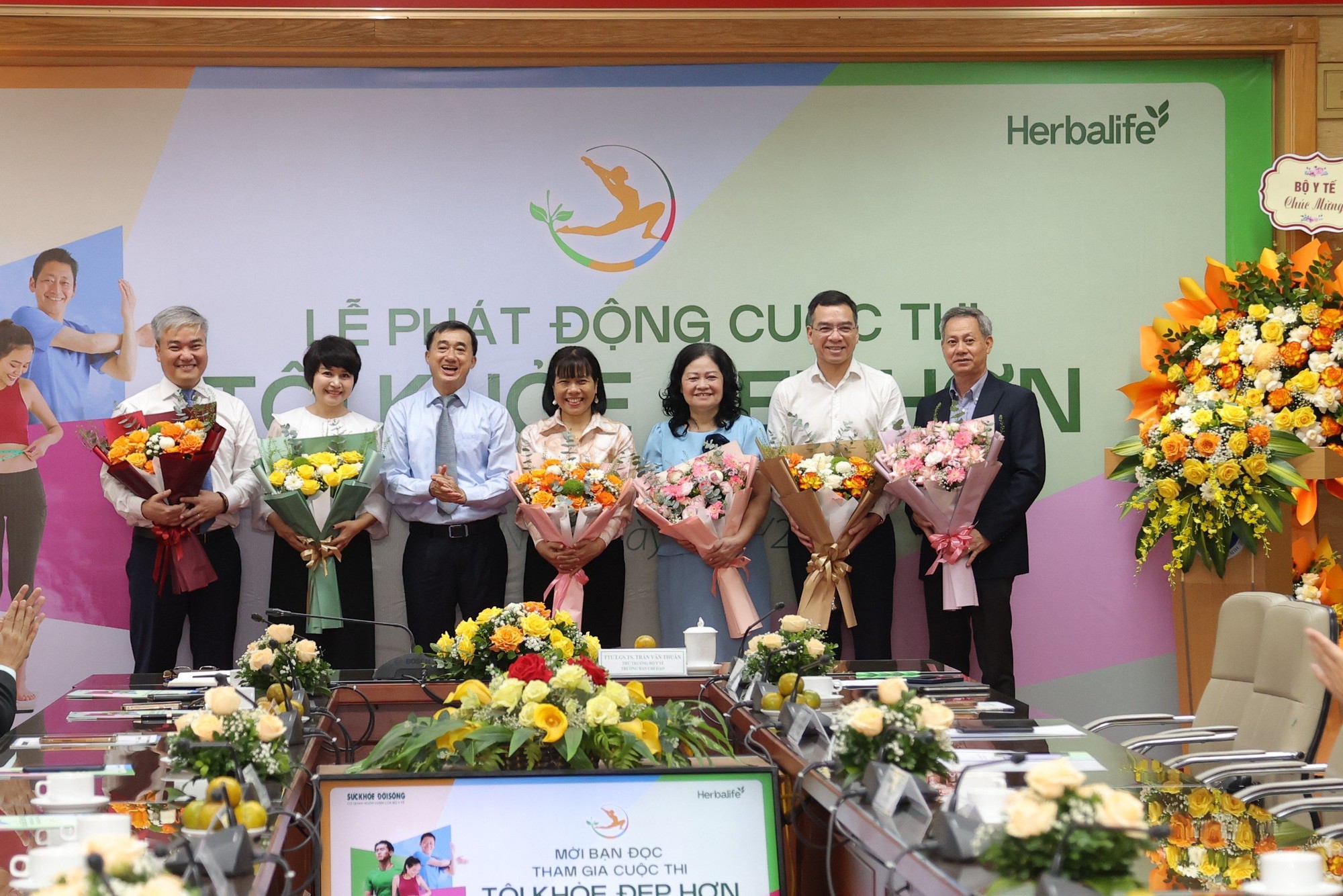 Mỗi người dân khỏe mạnh sẽ giúp làm giảm một phần áp lực lên hệ thống y tế - ảnh 1