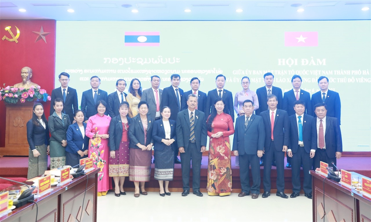 Thắm tình đoàn kết Hà Nội – Viêng Chăn - ảnh 1