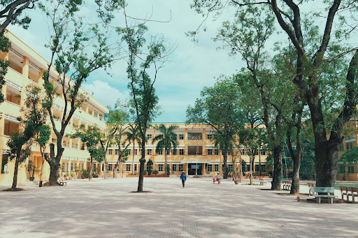 Trường THPT Yên Hòa được đề nghị khen thưởng Huân chương Lao động hạng Nhất - ảnh 1