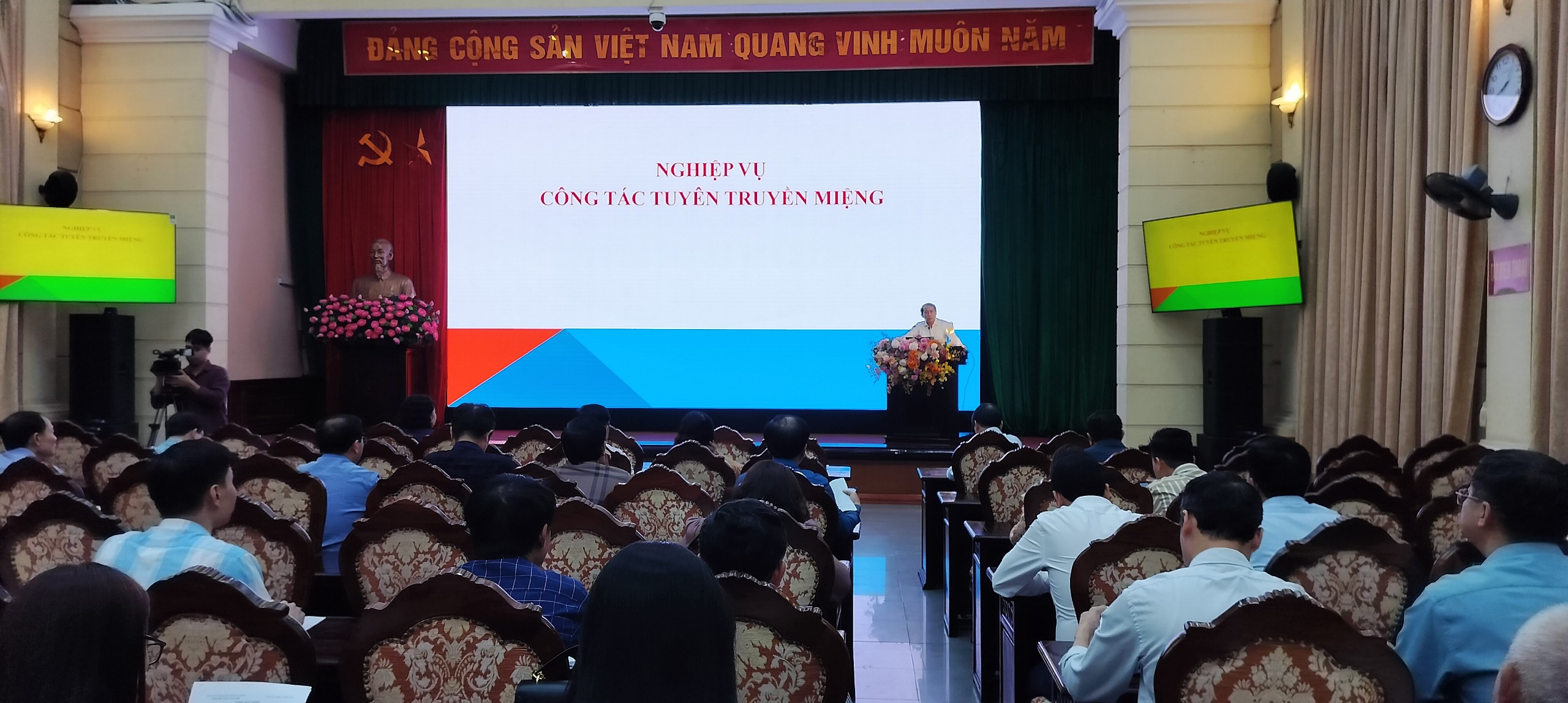 Ban Tuyên giáo Thành ủy Hà Nội tập huấn công tác tuyên truyền miệng cho 300 báo cáo viên - ảnh 1