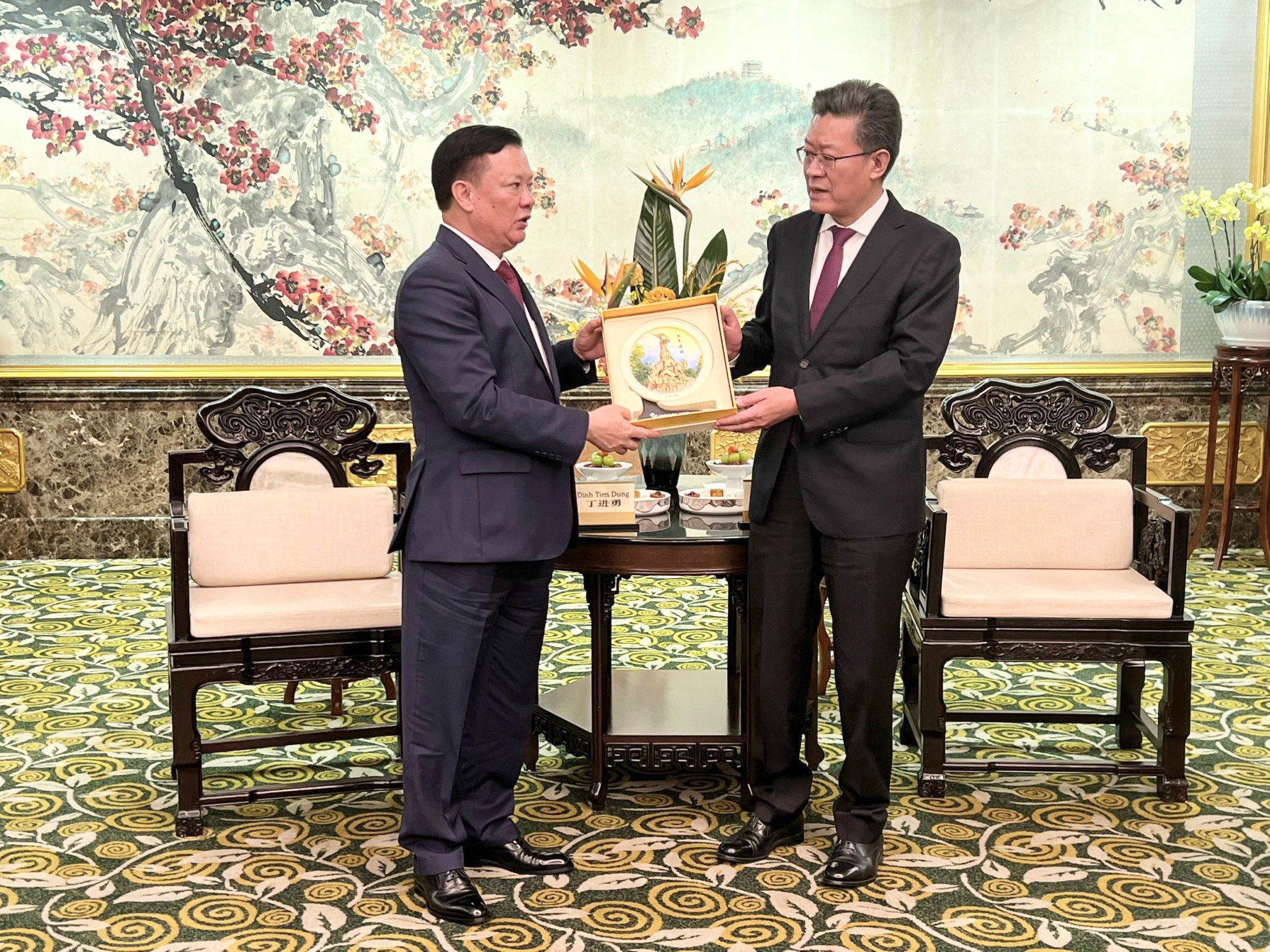 Hà Nội và thành phố Quảng Châu (Trung Quốc) tăng cường hơn nữa hợp tác trao đổi kinh nghiệm quản lý đô thị và xúc tiến du lịch - ảnh 2