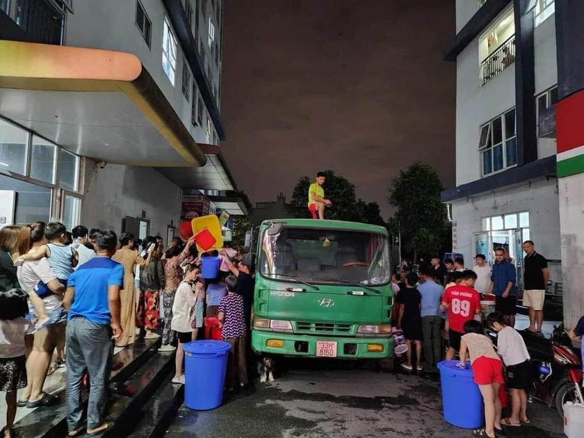 Bí thư Thành ủy Hà Nội Đinh Tiến Dũng: Tập trung nhanh nhất cấp nước ổn định trở lại cho người dân Khu đô thị Thanh Hà - ảnh 1