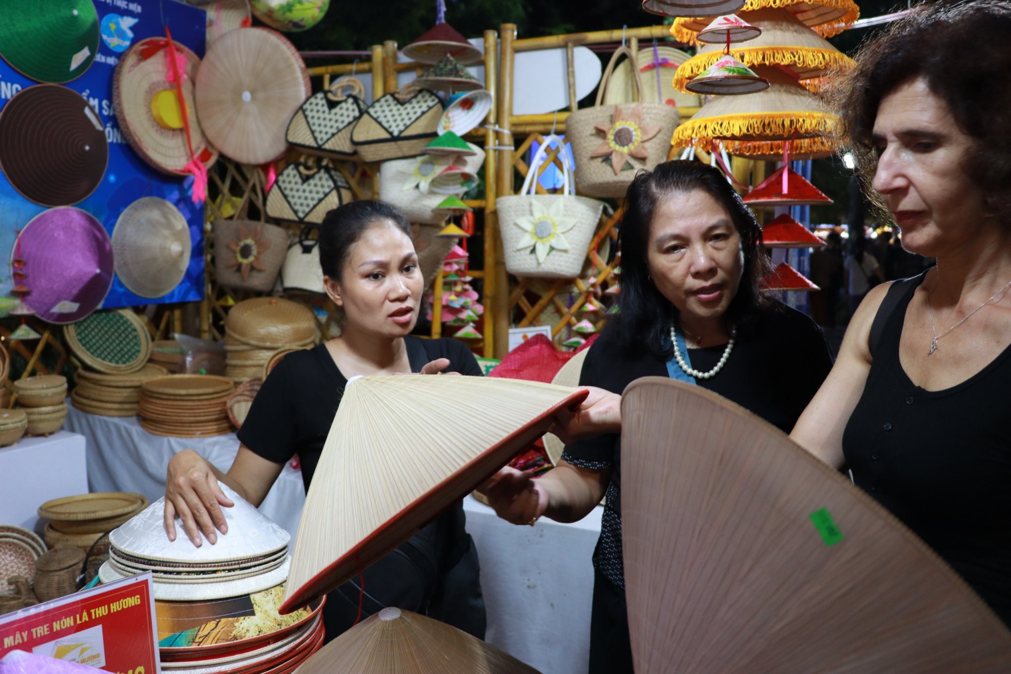 Khai mạc chương trình “Hà Nội kết nối vươn xa”: Phát huy tiềm năng to lớn, vai trò chủ thể phụ nữ trong khởi nghiệp - ảnh 5