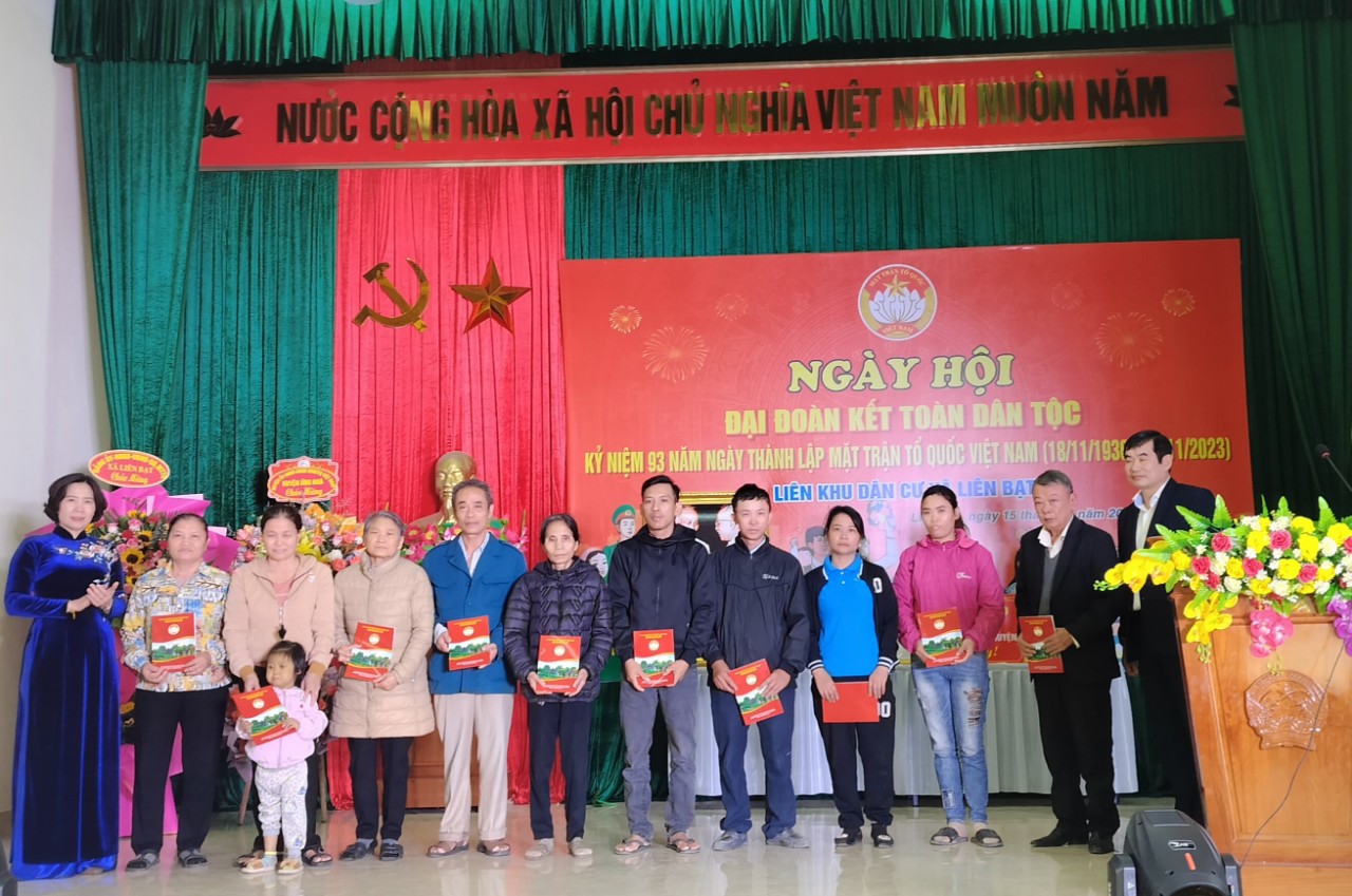 Nhân dân xã Liên Bạt (Ứng Hòa) phấn khởi tham dự Ngày Hội đại đoàn kết toàn dân tộc - ảnh 4