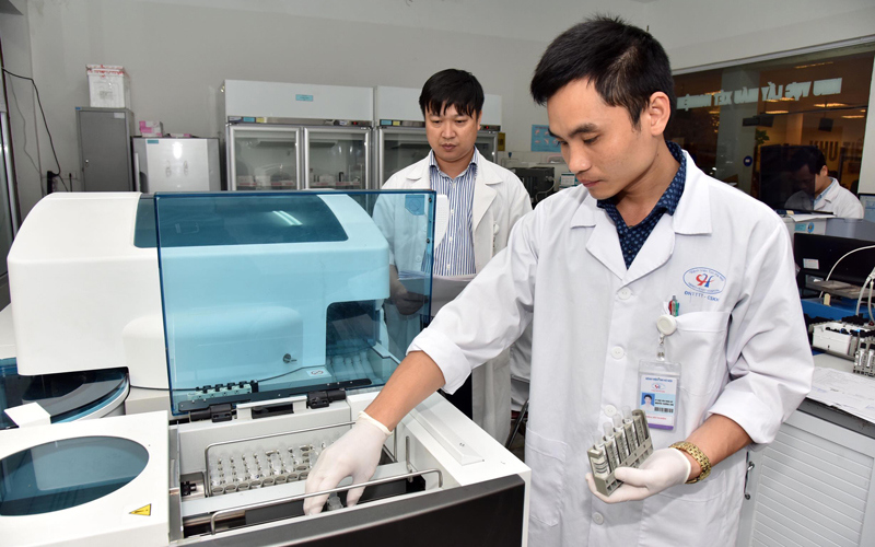 Chủ động tìm kiếm nhân tài hoặc đào tạo, bồi dưỡng phát triển nhân tài từ đội ngũ cán bộ, công chức, viên chức - ảnh 1