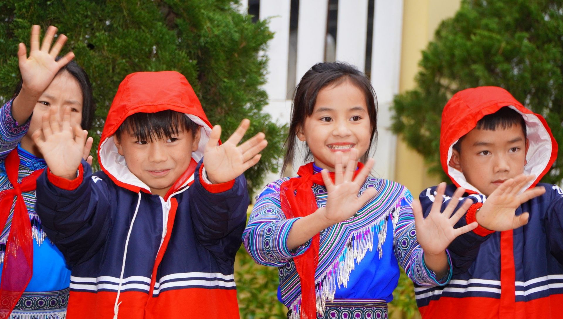 “Đông ấm cho em” đến với đồng bào dân tộc thiểu số - ảnh 2