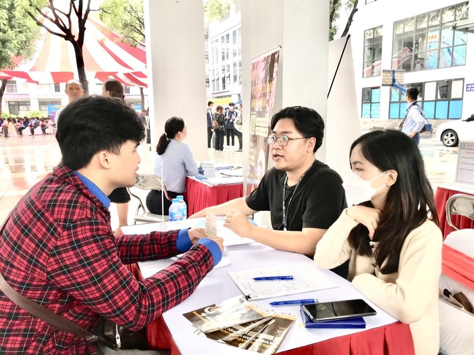Hà Nội thực hiện tốt chính sách an sinh xã hội, đặc biệt quan tâm tới người nghèo - ảnh 1