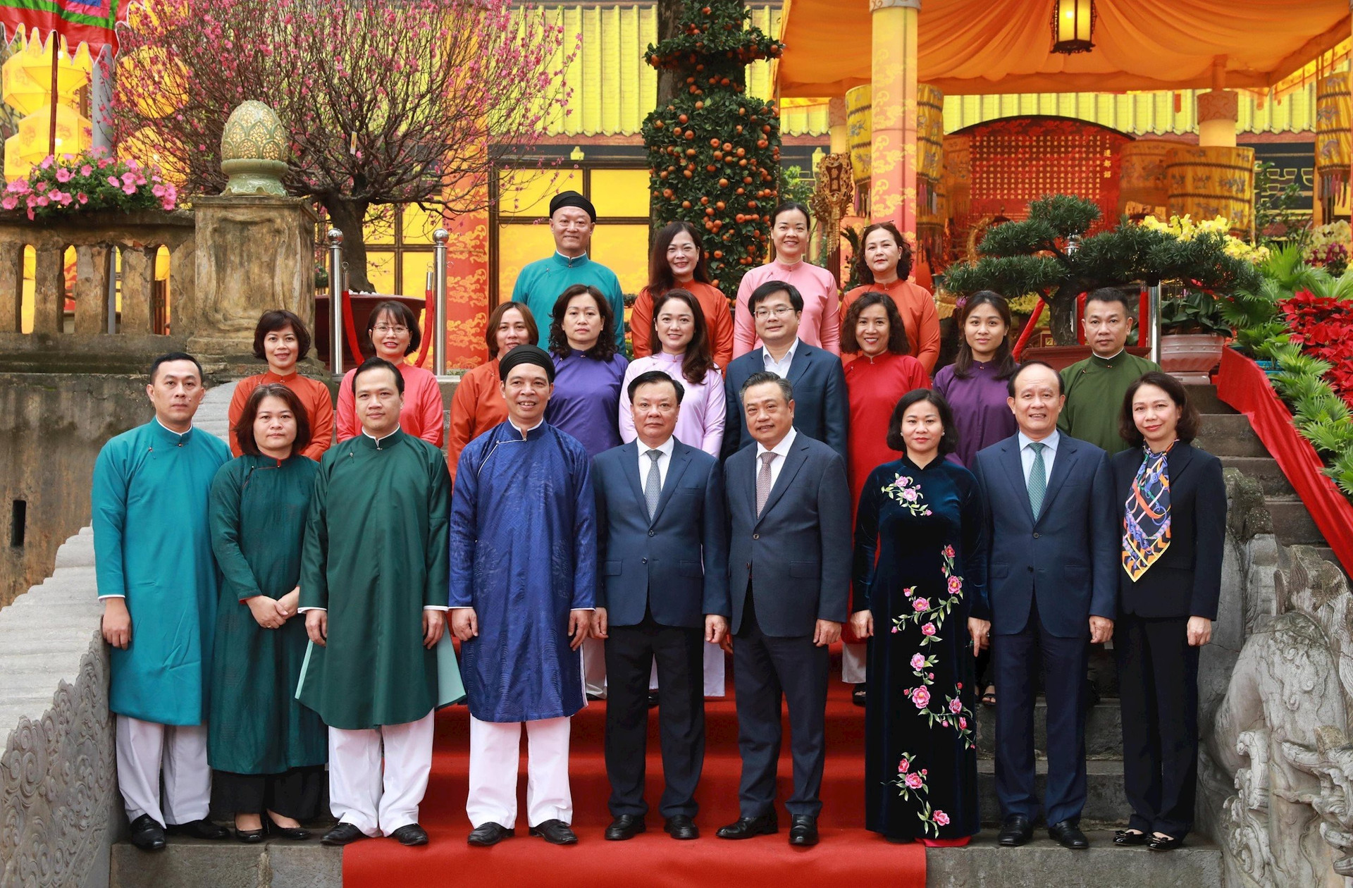 Lãnh đạo Thành phố dâng hương tưởng nhớ các vị liệt tổ, liệt tông và Chủ tịch Hồ Chí Minh - ảnh 2