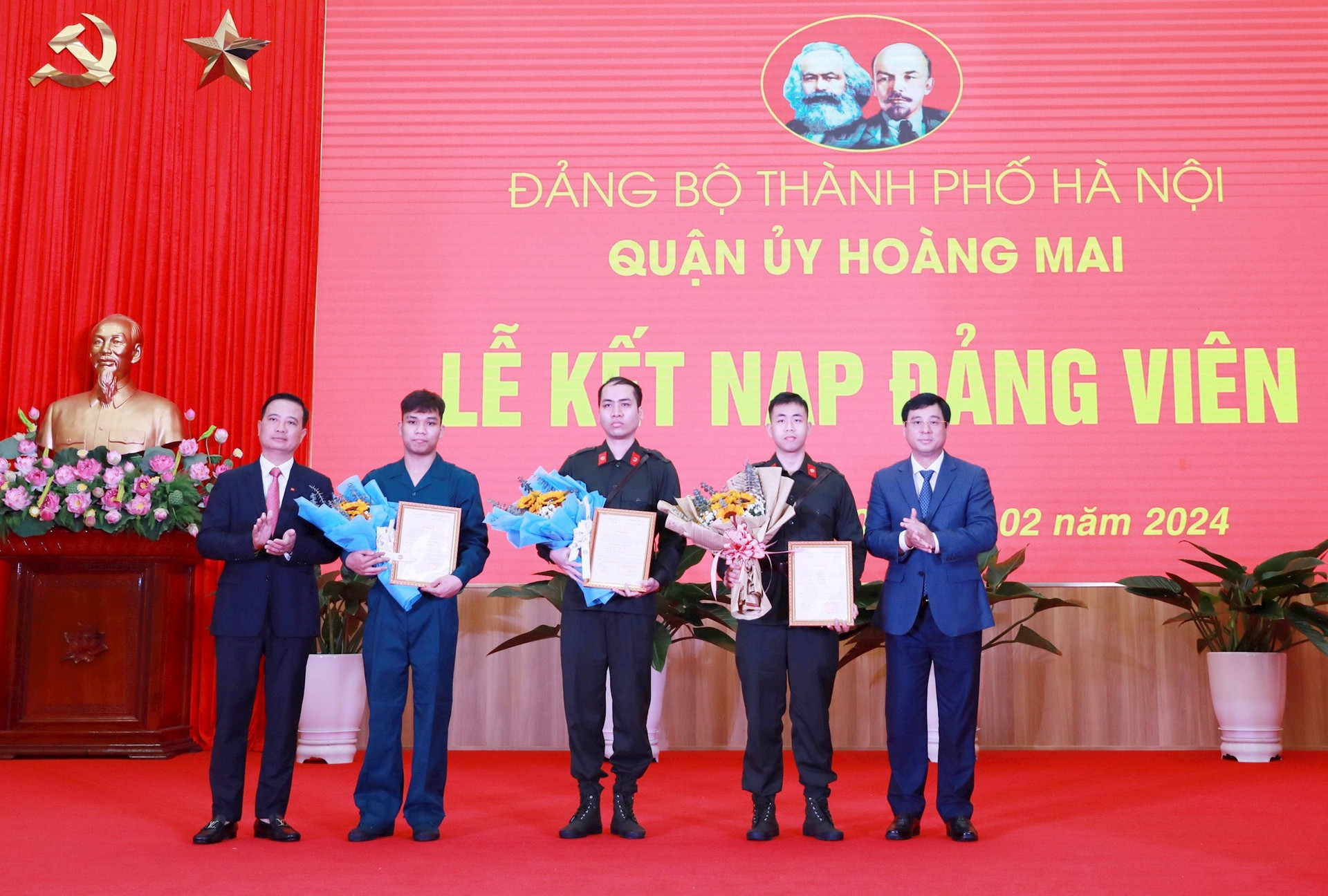 Lễ giao nhận quân năm 2024 tại các địa phương diễn ra trong 3 ngày - ảnh 1