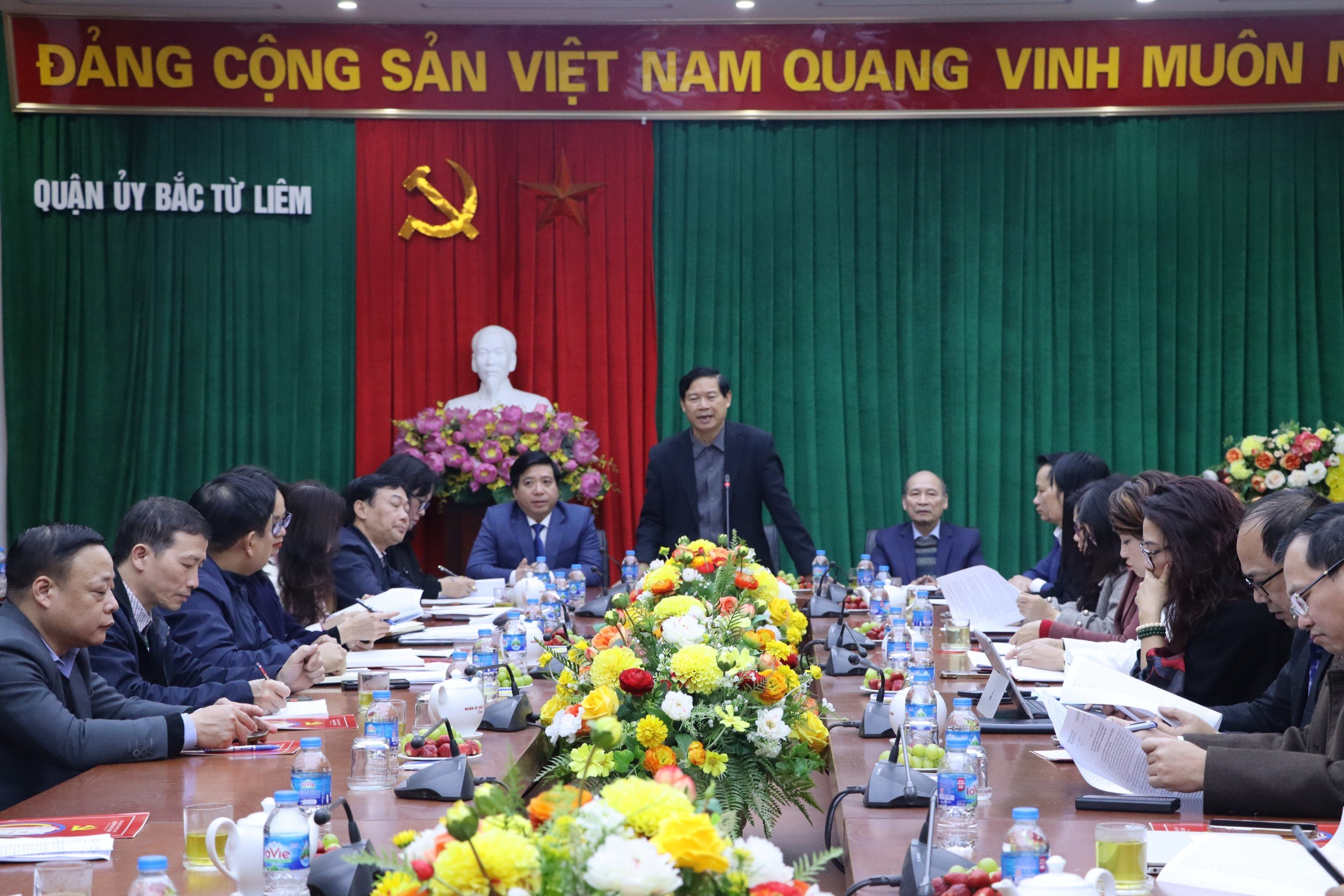 Tăng cường tuyên truyền giải báo chí xây dựng Đảng và hệ thống chính trị TP Hà Nội gắn với Ngày thành lập Đảng bộ - ảnh 2