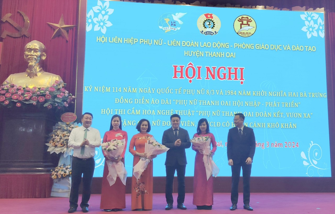 Phụ nữ Thanh Oai hội nhập, phát triển, vươn xa - ảnh 3