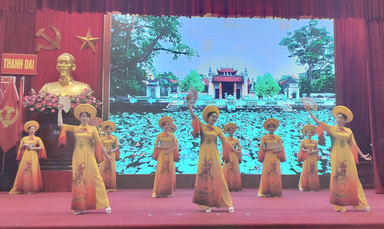 Phụ nữ Thanh Oai hội nhập, phát triển, vươn xa - ảnh 4