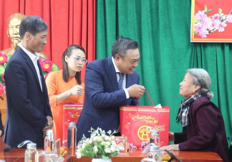 Hà Nội dành hơn 120 nghìn suất quà cho người có công - ảnh 1