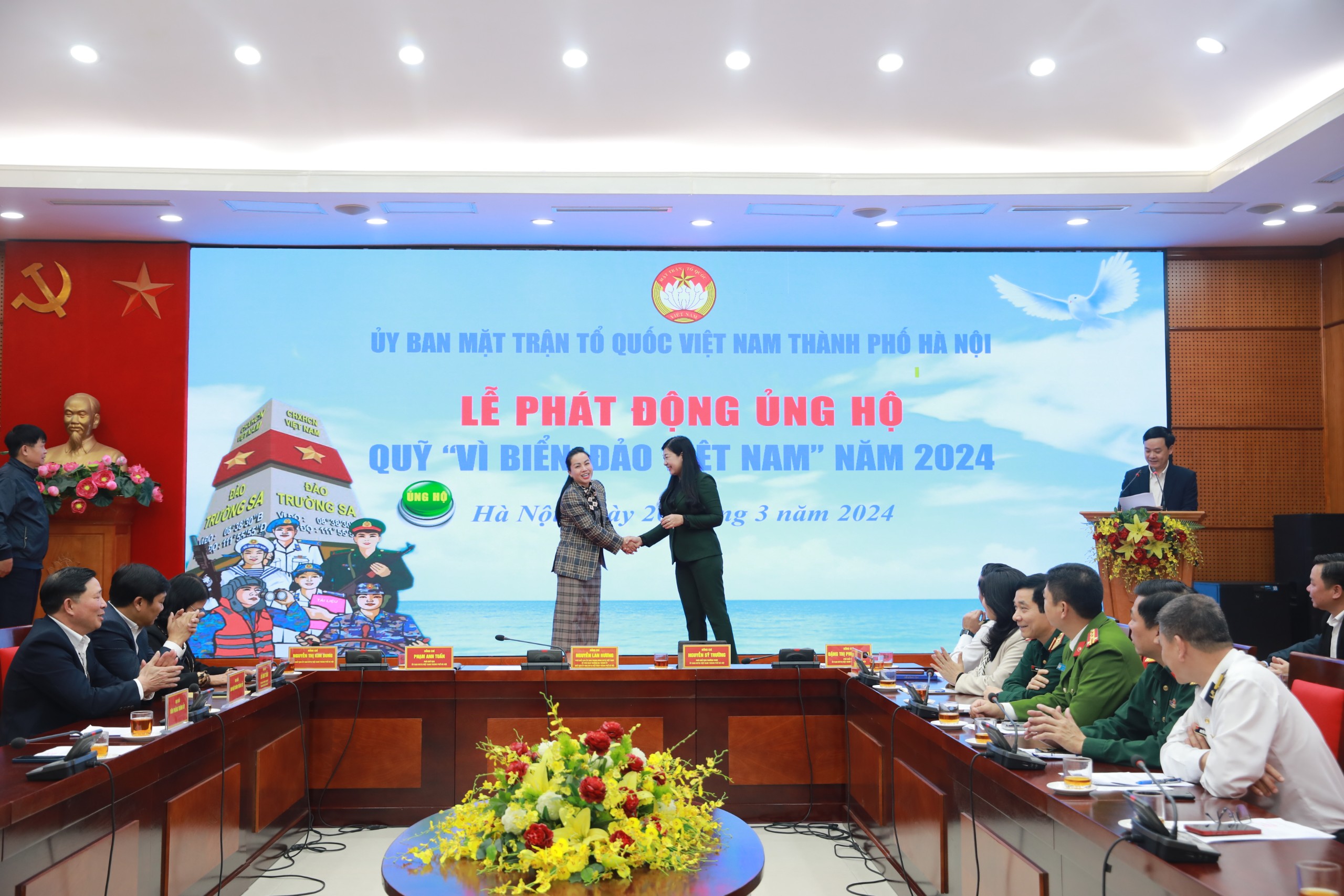 Gần 40 tỷ đồng ủng hộ Quỹ “Vì biển, đảo Việt Nam” của TP. Hà Nội năm 2024 - ảnh 2