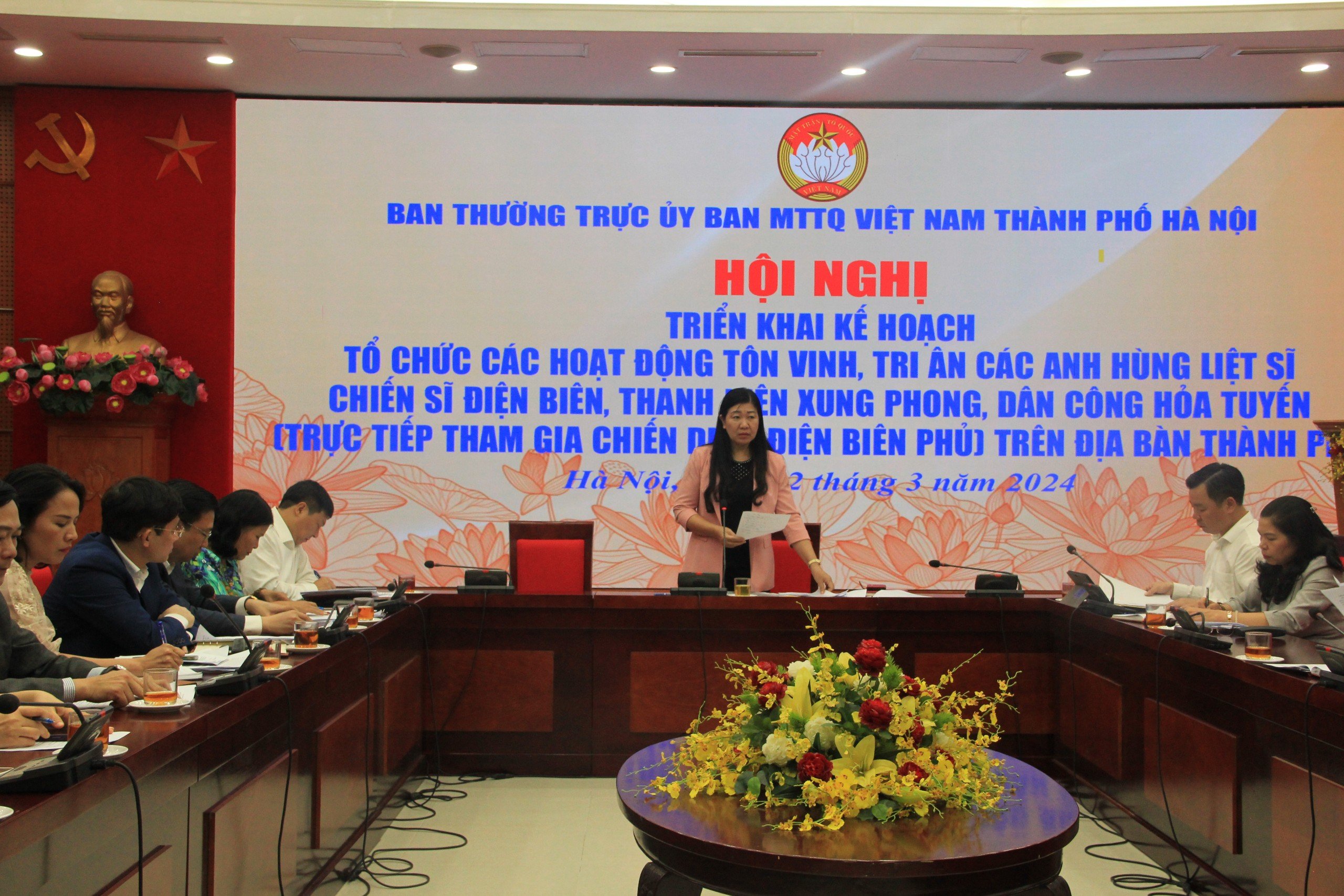 Hà Nội tôn vinh, tri ân các Anh hùng liệt sĩ, chiến sĩ Điện Biên, thanh niên xung phong, dân công hỏa tuyến - ảnh 1