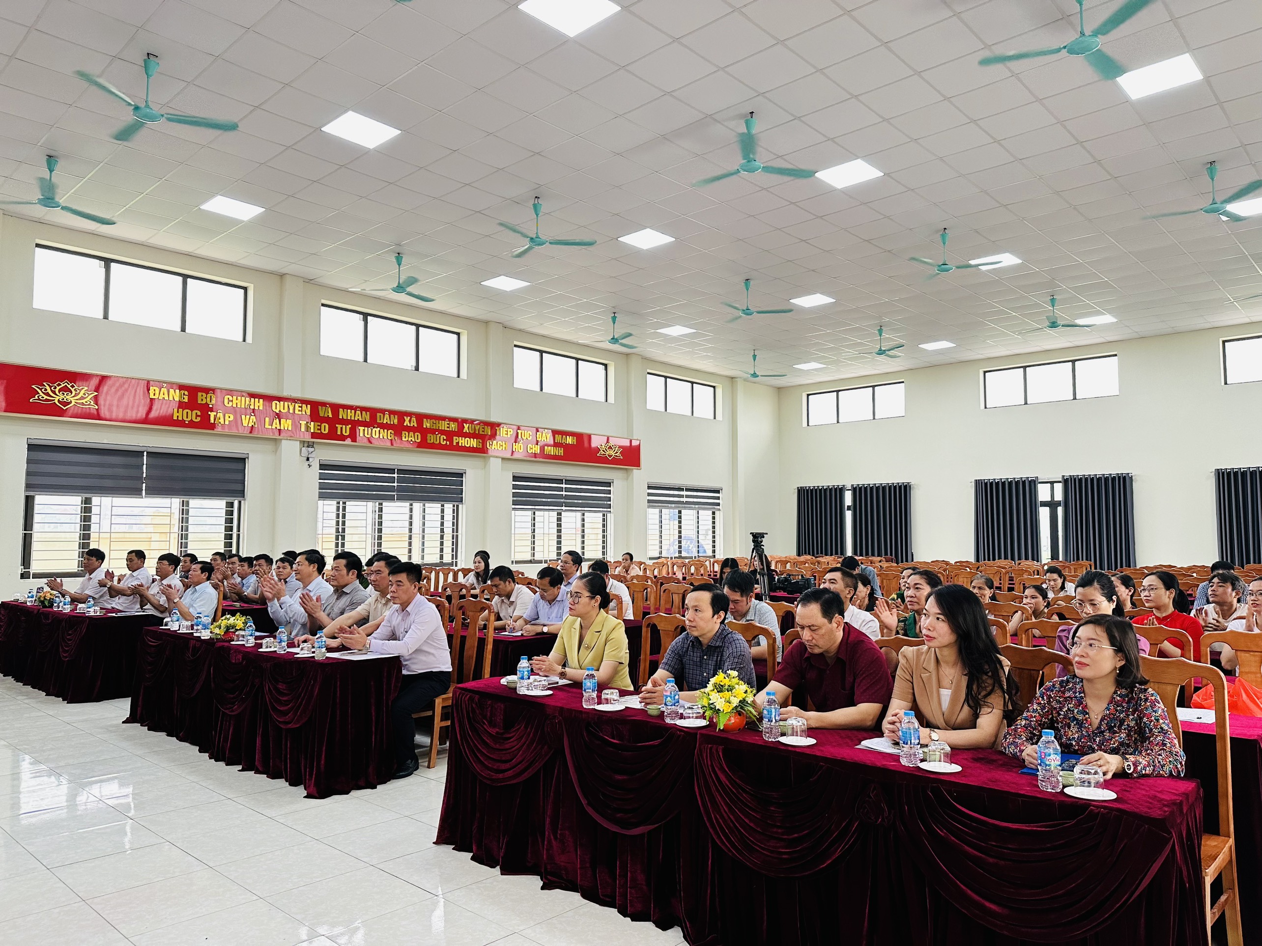 Thường Tín sẽ có 38 hộ nghèo, hộ cận nghèo được hỗ trợ xây dựng và sửa chữa nhà ở - ảnh 2