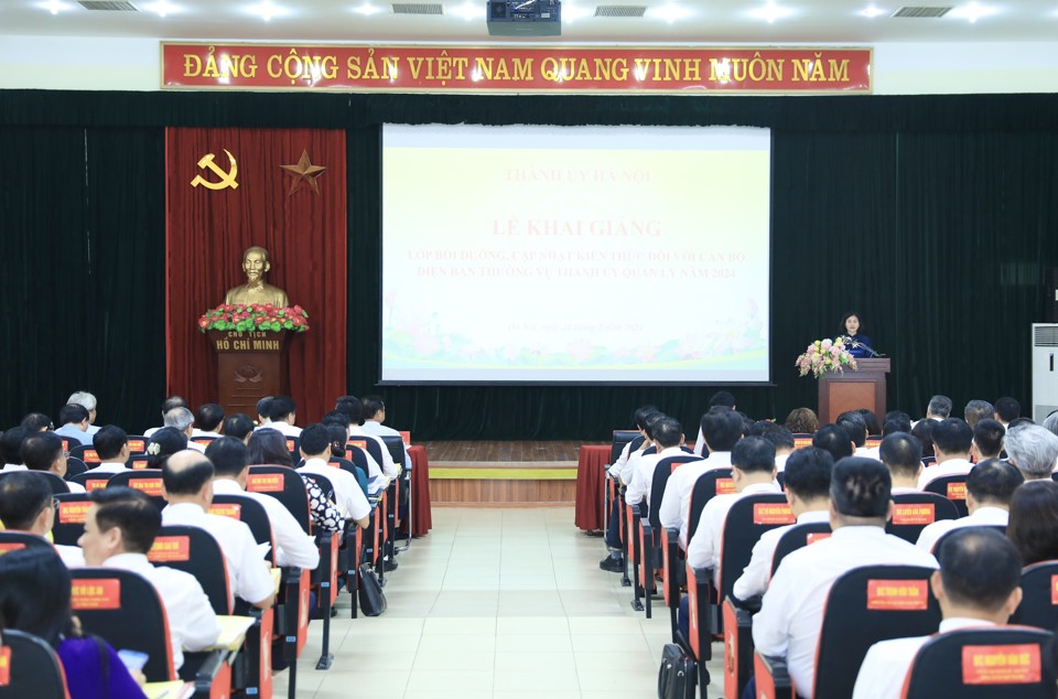 181 học viên tham dự Lớp bồi dưỡng cho cán bộ diện Ban Thường vụ Thành ủy quản lý - ảnh 1