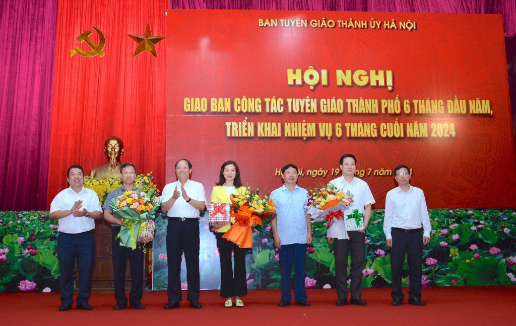 Các cơ quan báo chí đẩy mạnh tuyên truyền 70 năm giải phóng Thủ đô để người dân thấy tự hào - ảnh 3