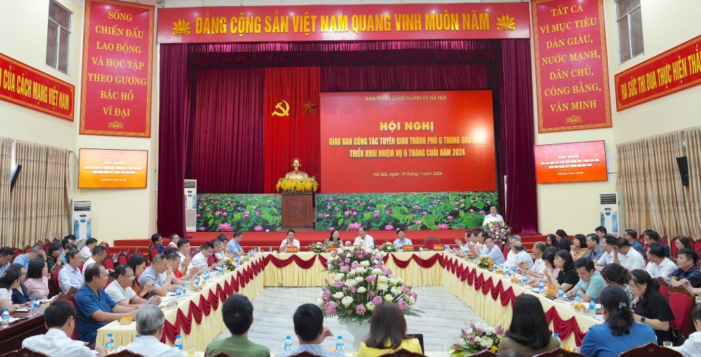 Các cơ quan báo chí đẩy mạnh tuyên truyền 70 năm giải phóng Thủ đô để người dân thấy tự hào - ảnh 1