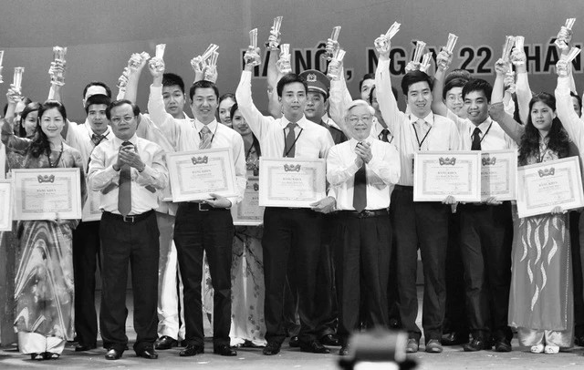 Hơn 4.000 bạn trẻ Thủ đô tình nguyện tham gia phục vụ Lễ Quốc tang Tổng Bí thư Nguyễn Phú Trọng - ảnh 1