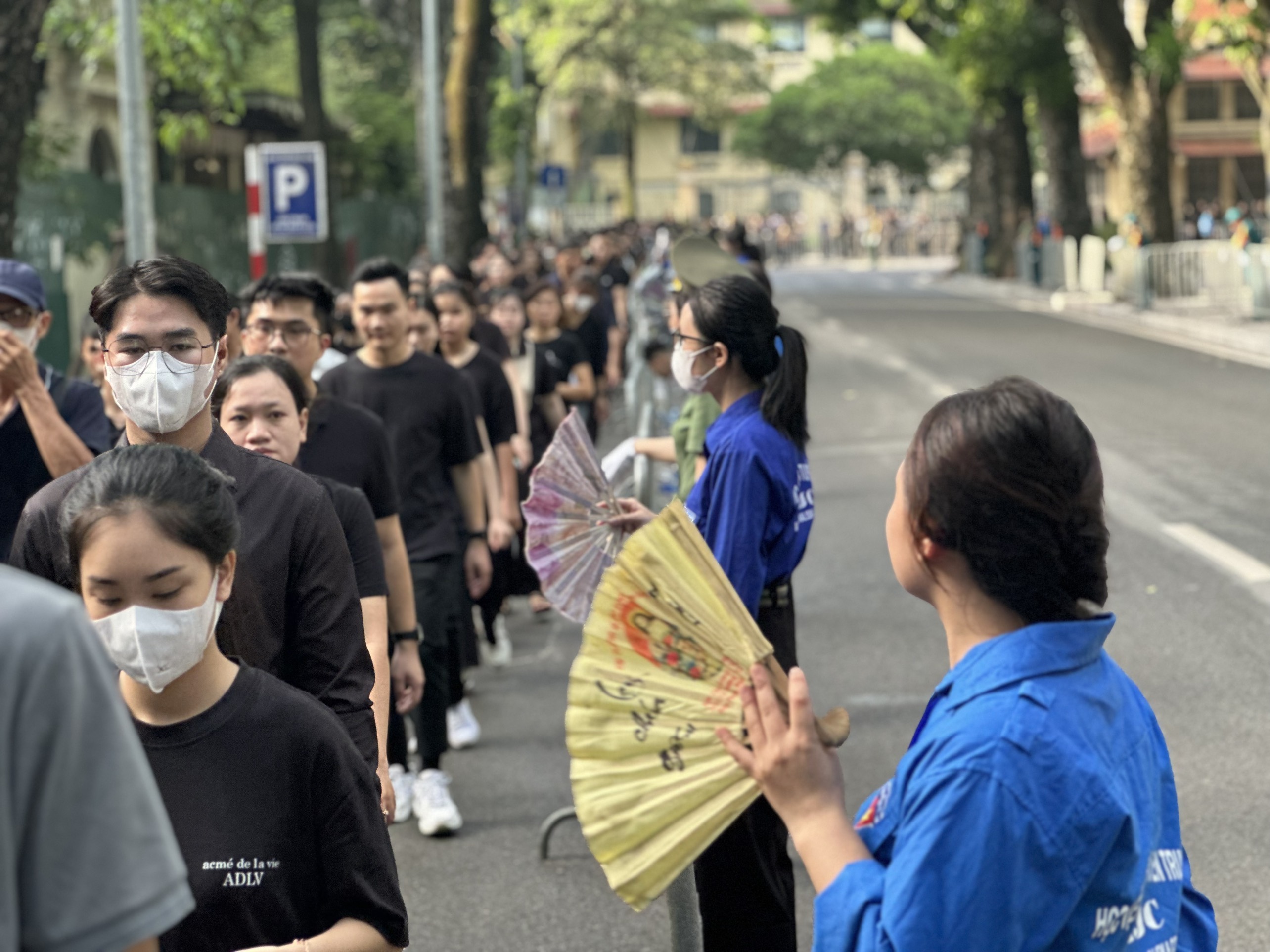 Sáng 26/7/2024, Lễ viếng Tổng Bí thư Nguyễn Phú Trọng được tổ chức trọng thể, đồng thời tại 3 điểm - ảnh 5