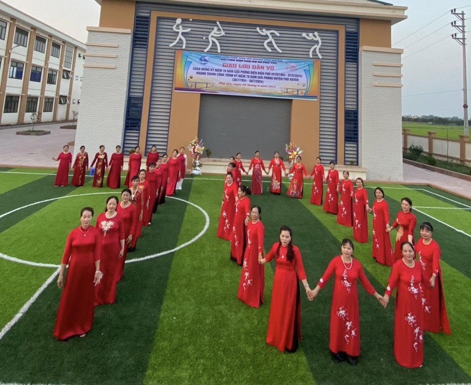 Chung sức, đồng lòng xây dựng huyện Phú Xuyên giàu đẹp - ảnh 2
