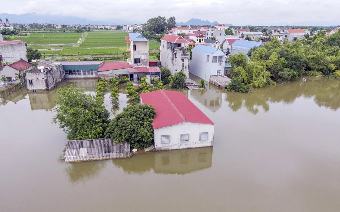 Hà Nội: Huyện Chương Mỹ ngập trong biển nước - ảnh 1
