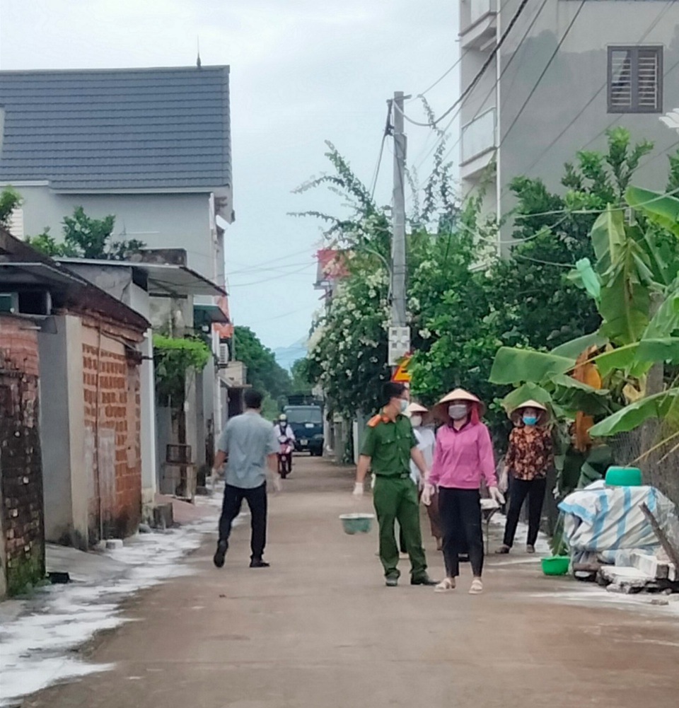 Hà Nội: Nỗ lực ổn định đời sống người dân sau mưa lũ - ảnh 1