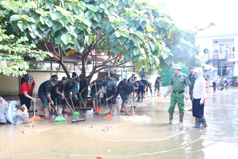 Huyện Chương Mỹ: Chỉ đạo các xã, thị trấn triển khai đồng bộ các phương án để tổng vệ sinh môi trường - ảnh 2