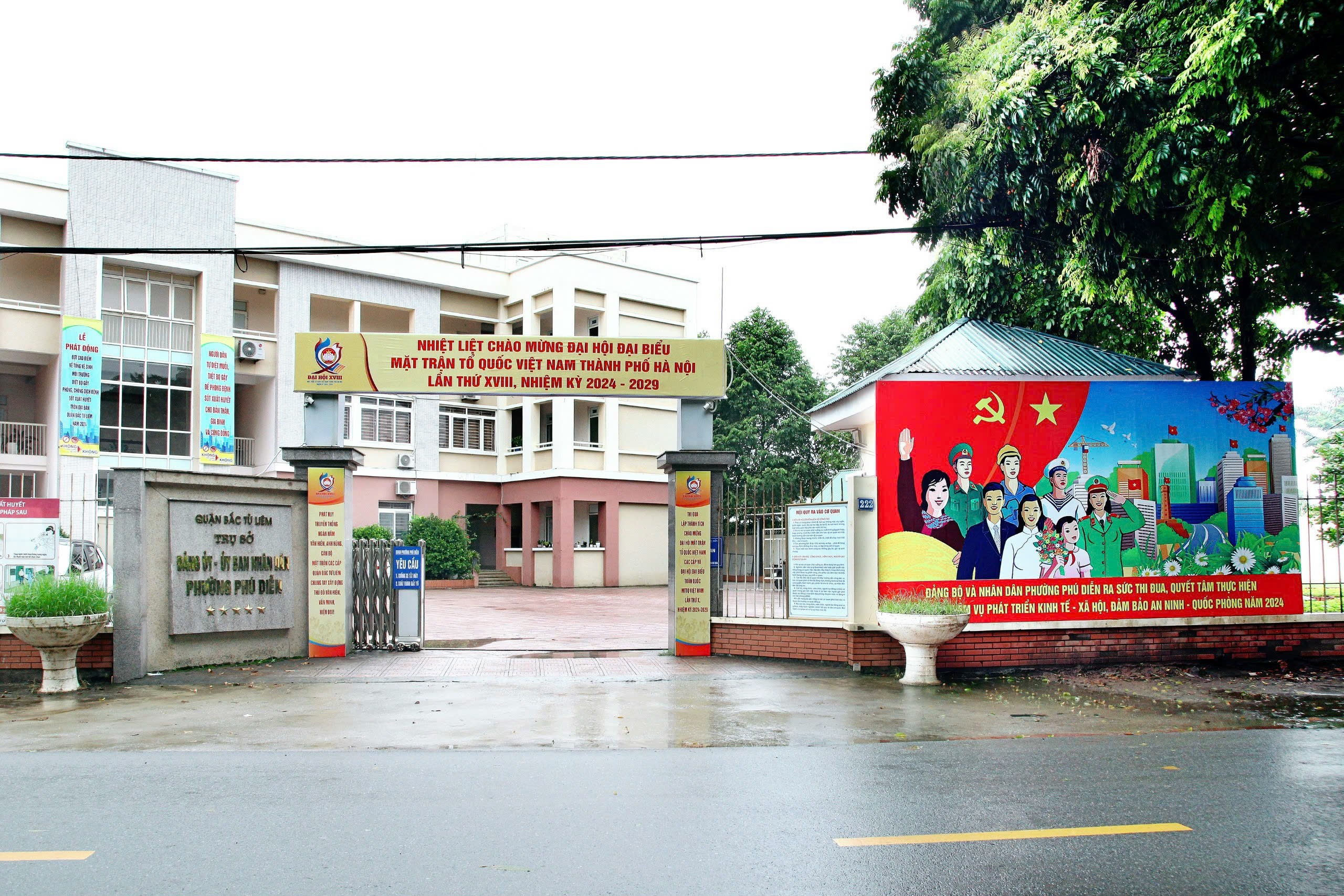 Hà Nội: Tưng bừng băng rôn, baner chào mừng Đại hội đại biểu MTTQ Việt Nam TP Hà Nội lần thứ XVIII - ảnh 2