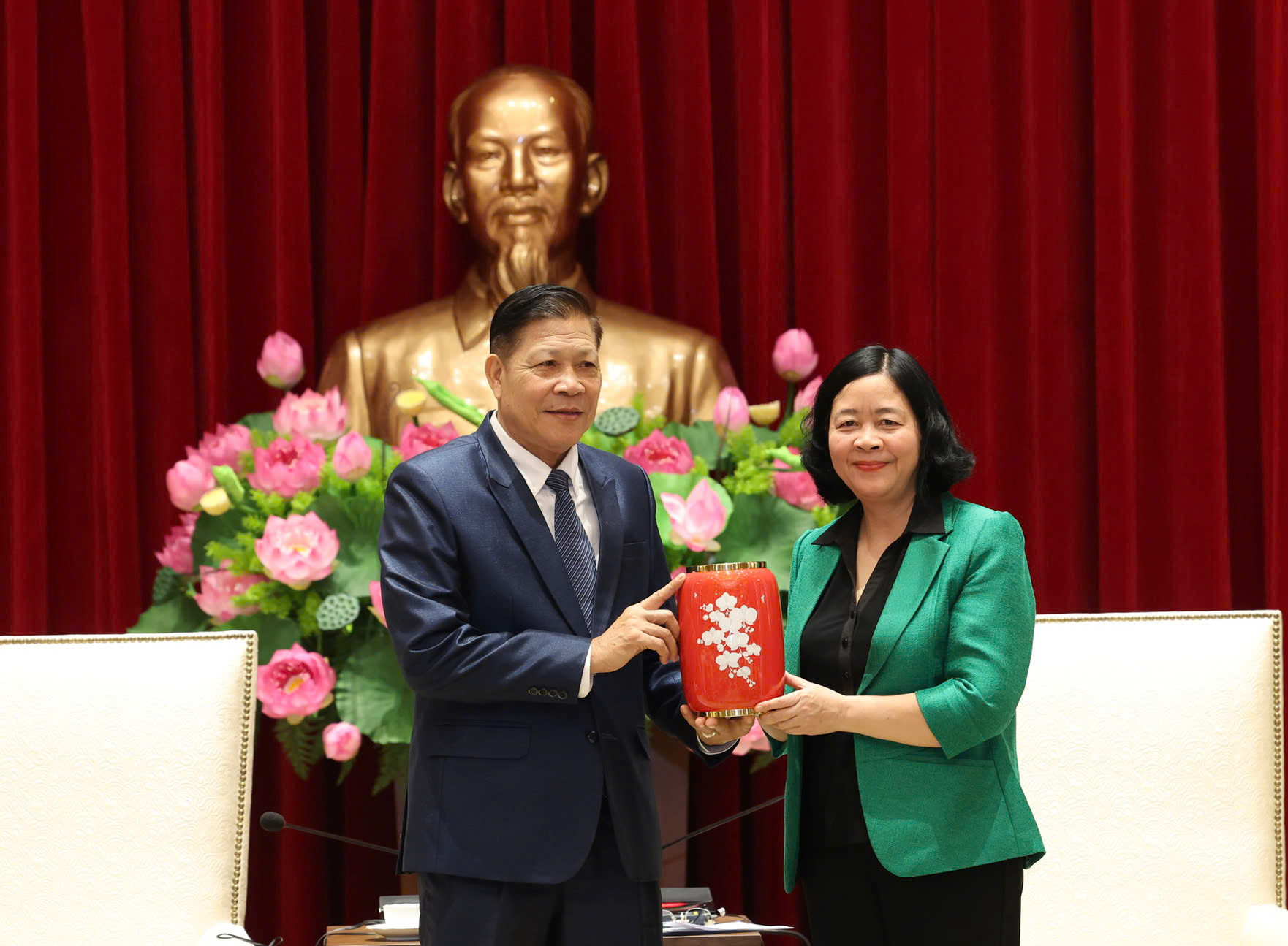 Thủ đô Hà Nội và Thủ đô Viêng Chăn đã có nhiều hoạt động hợp tác, giao lưu ý nghĩa - ảnh 1