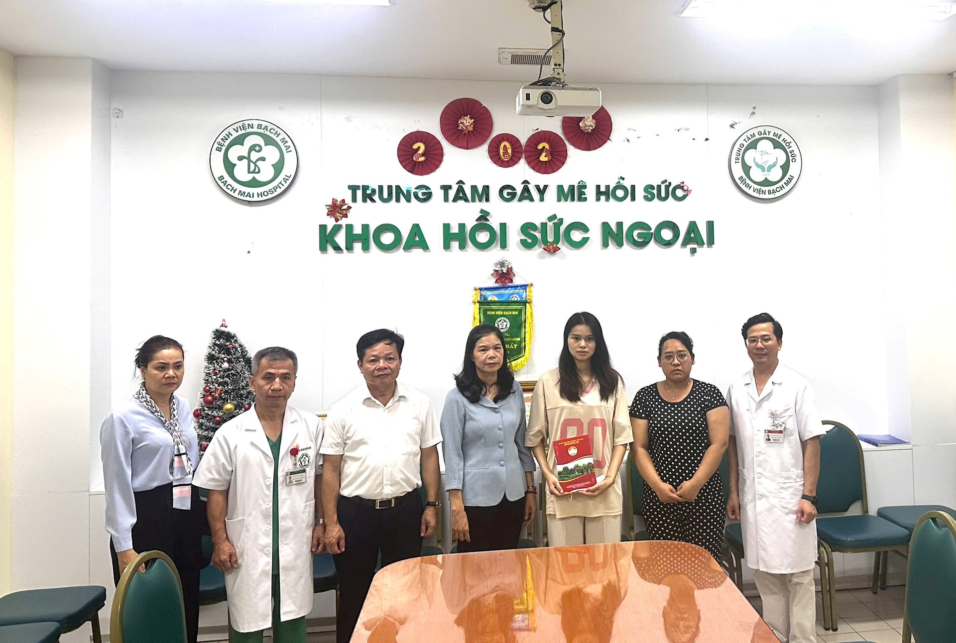 Lãnh đạo Ủy ban MTTQ Việt Nam TP Hà Nội thăm, động viên người dân bị ảnh hưởng bởi bão số 3 - ảnh 2