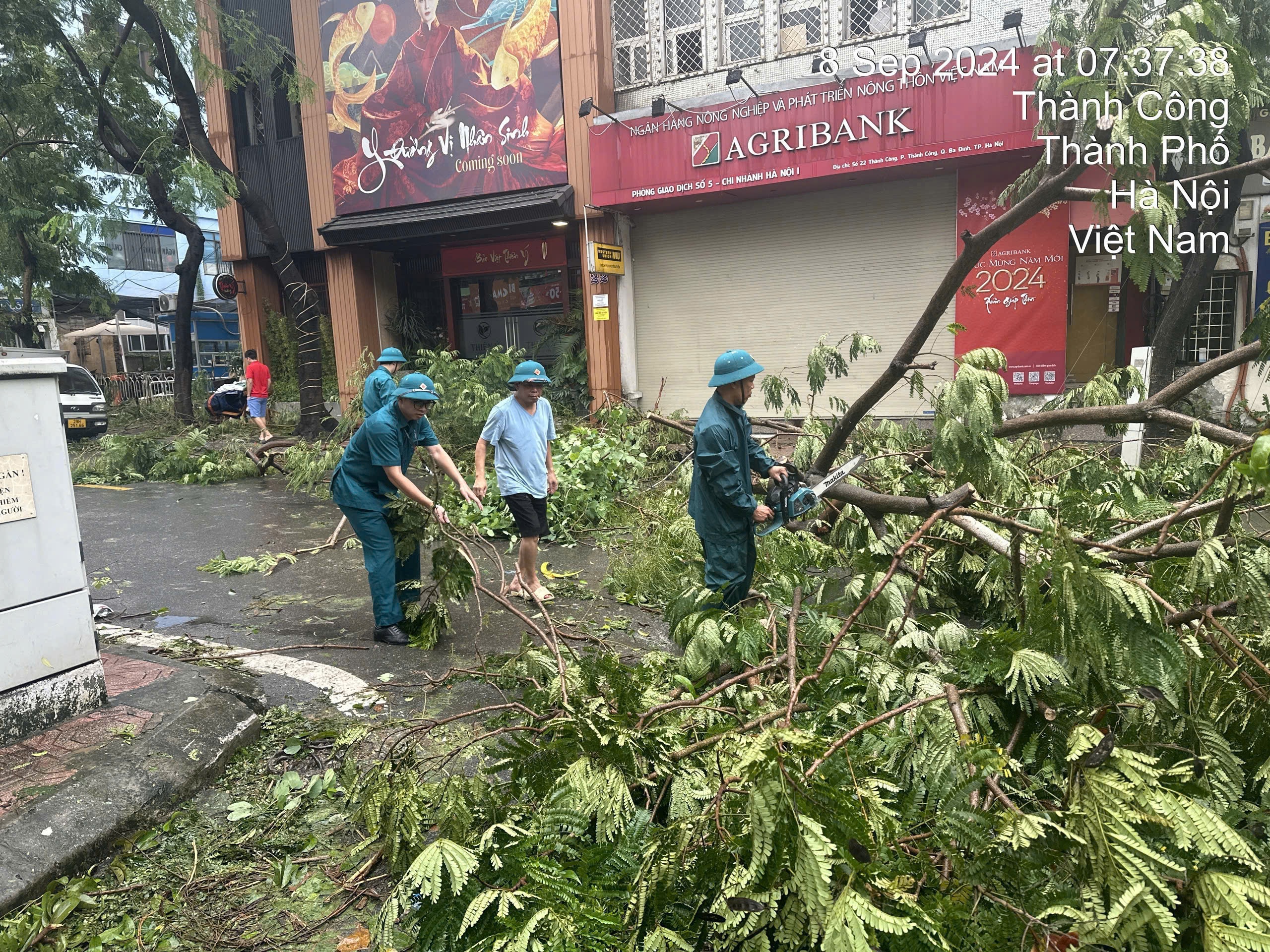 Chủ động huy động nguồn lực của địa phương và các nguồn vốn hợp pháp khác khẩn trương khắc phục hậu quả bão - ảnh 1