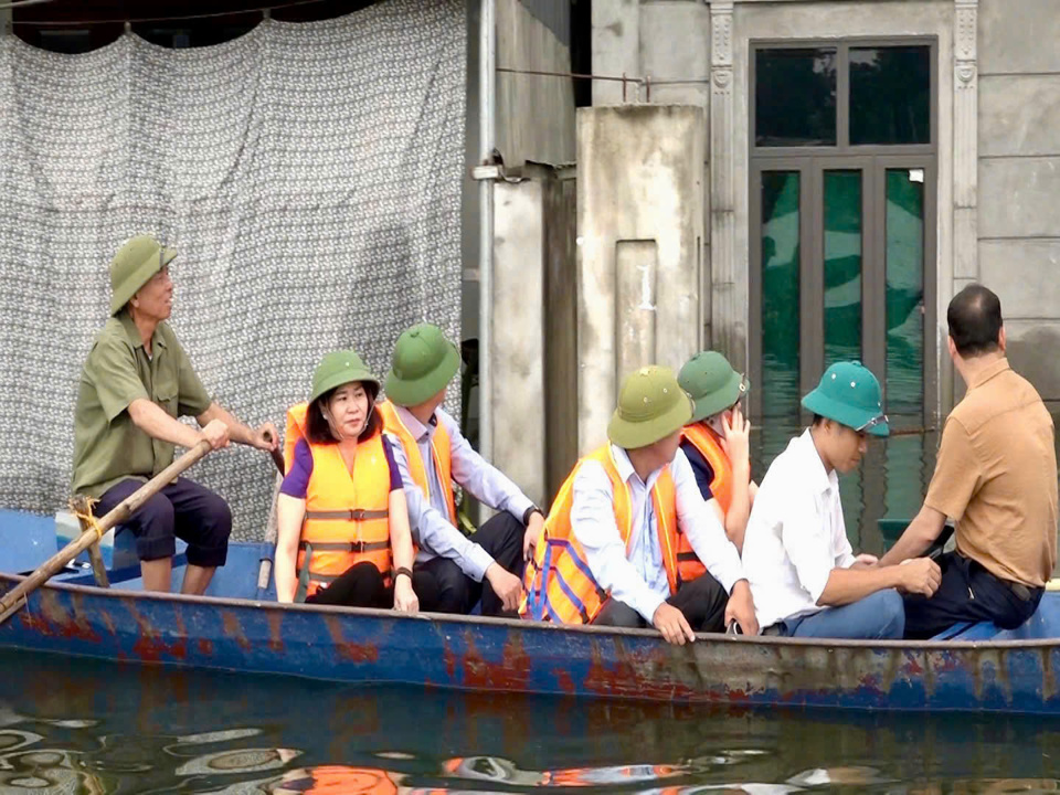 Phó Bí thư Thường trực Thành ủy Hà Nội Nguyễn Thị Tuyến kiểm tra công tác phòng, chống bão lụt - ảnh 1