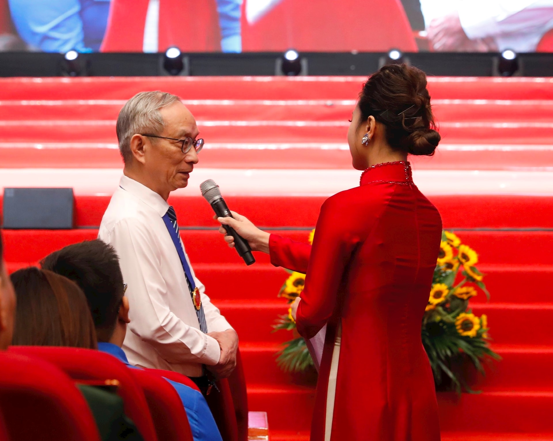 Vinh danh 10 “Công dân Thủ đô ưu tú” và 70 cá nhân “Người tốt, việc tốt” - ảnh 1
