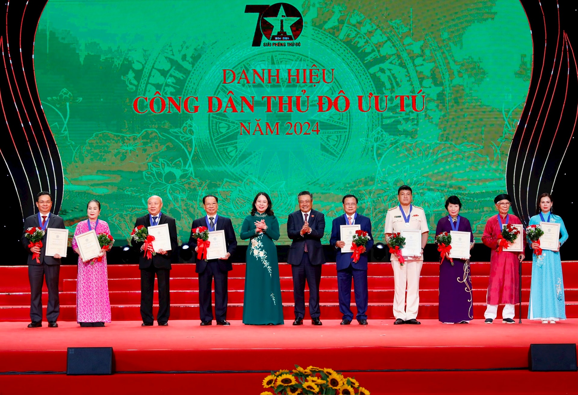 Vinh danh 10 “Công dân Thủ đô ưu tú” và 70 cá nhân “Người tốt, việc tốt” - ảnh 2