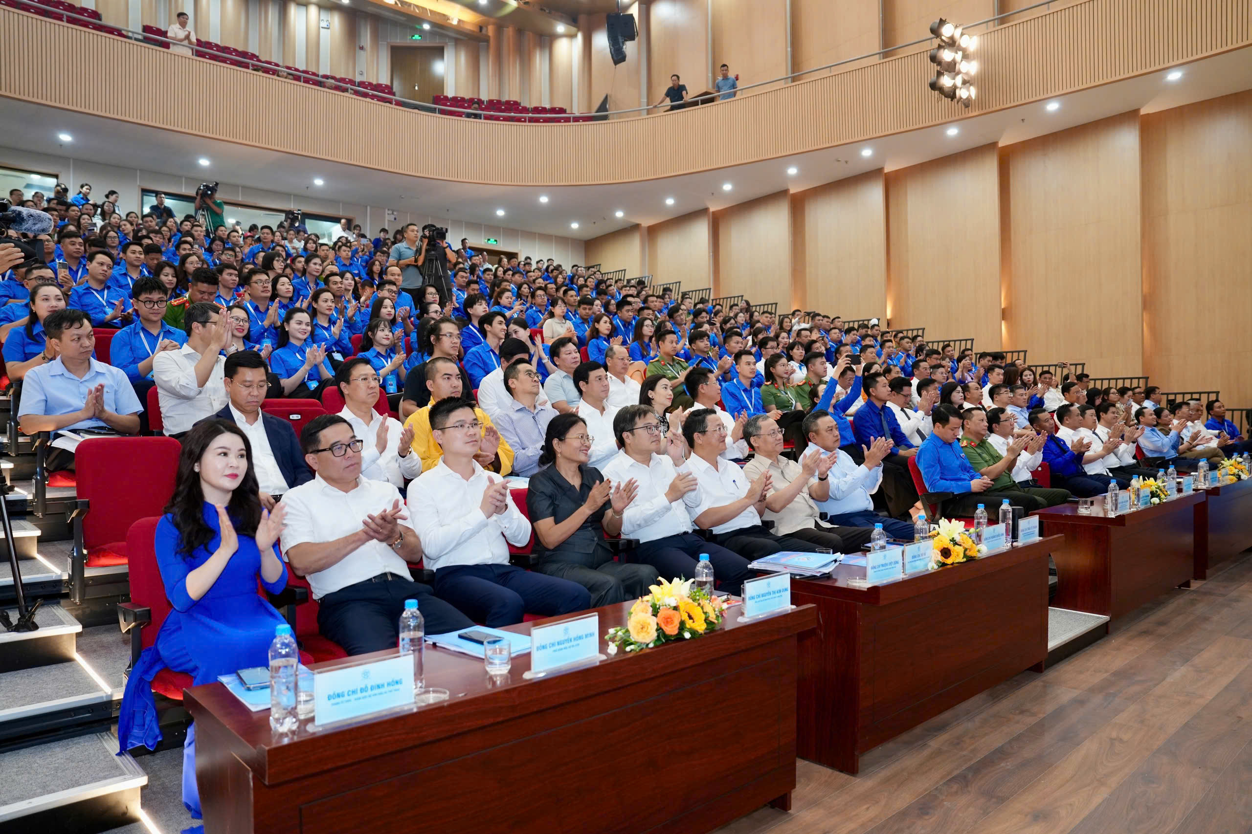 Thanh niên cần đóng vai trò nòng cốt trong các lĩnh vực bảo vệ môi trường, bảo tồn văn hóa, và phát triển kinh tế số - ảnh 2