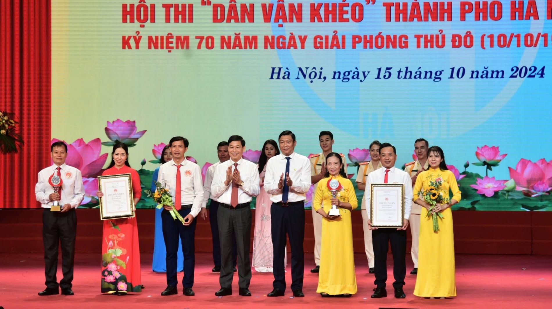 Khuyến khích tinh thần nhiệt tình và sự sáng tạo của đội ngũ cán bộ làm công tác dân vận của Đảng bộ Thủ đô - ảnh 8