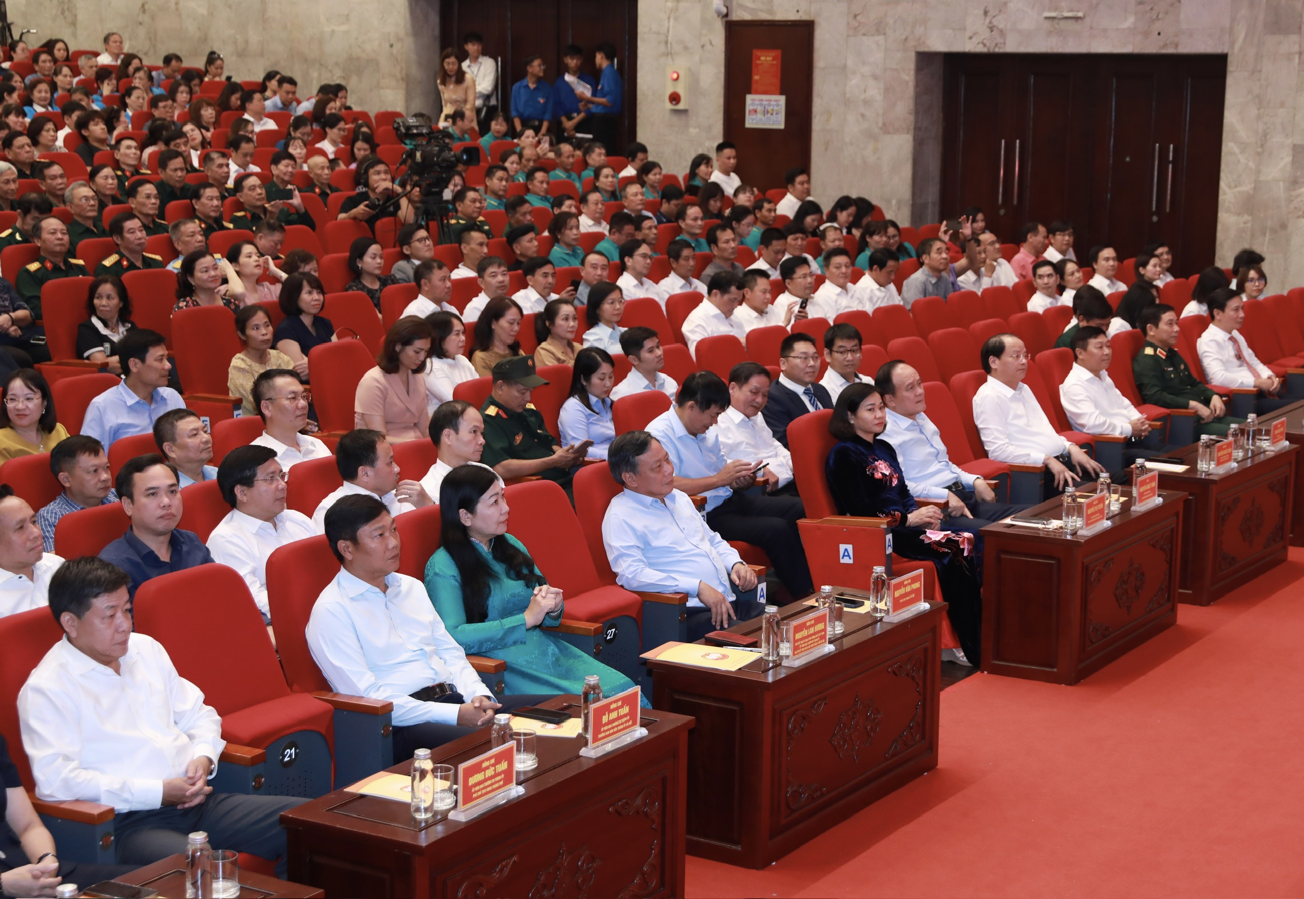 Chung tay góp phần hoàn thành mục tiêu giảm nghèo và chăm lo an sinh xã hội của Thành phố - ảnh 2