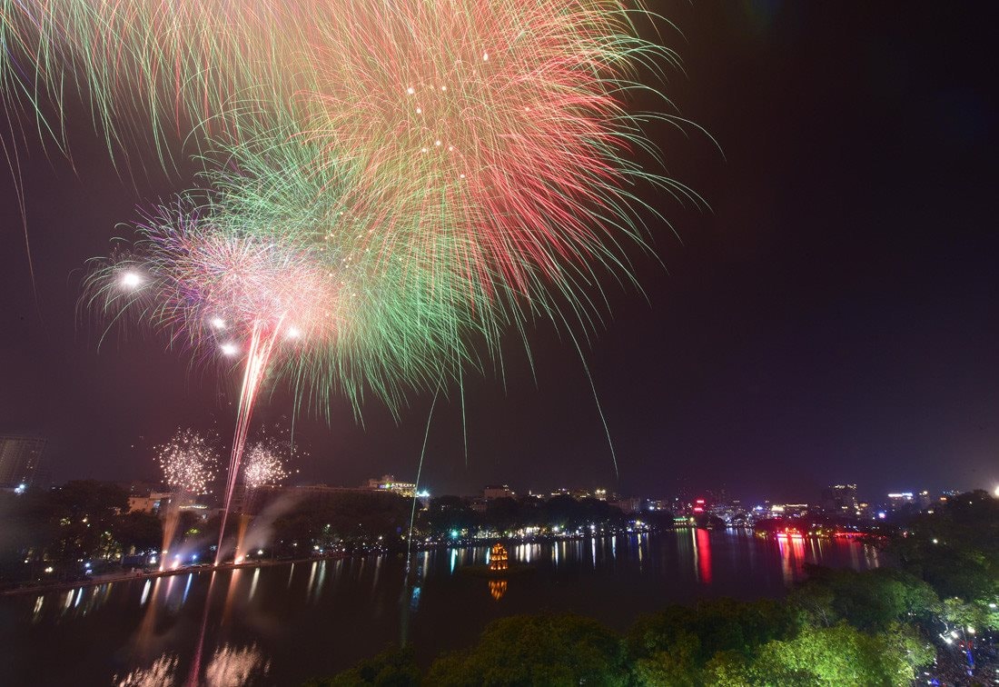 Tết Nguyên đán Ất Tỵ năm 2025, Hà Nội tổ chức 30 điểm bắn pháo hoa với 31 trận địa - ảnh 1