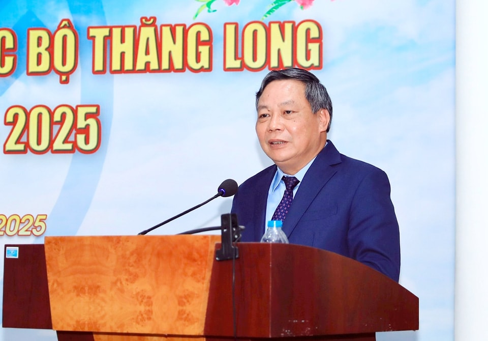 Phó Bí thư Thường trực Thành ủy Hà Nội đánh giá cao hoạt động hiệu quả, thiết thực của CLB Thăng Long trong năm 2024  ​ - ảnh 1