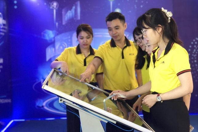 Từ “Bình dân học vụ” đến “Bình dân học vụ số” - ảnh 2