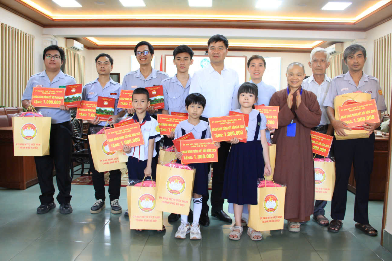 Đoàn Mặt trận Tổ quốc thành phố Hà Nội thăm các tổ chức tôn giáo tại thành phố Huế - ảnh 3