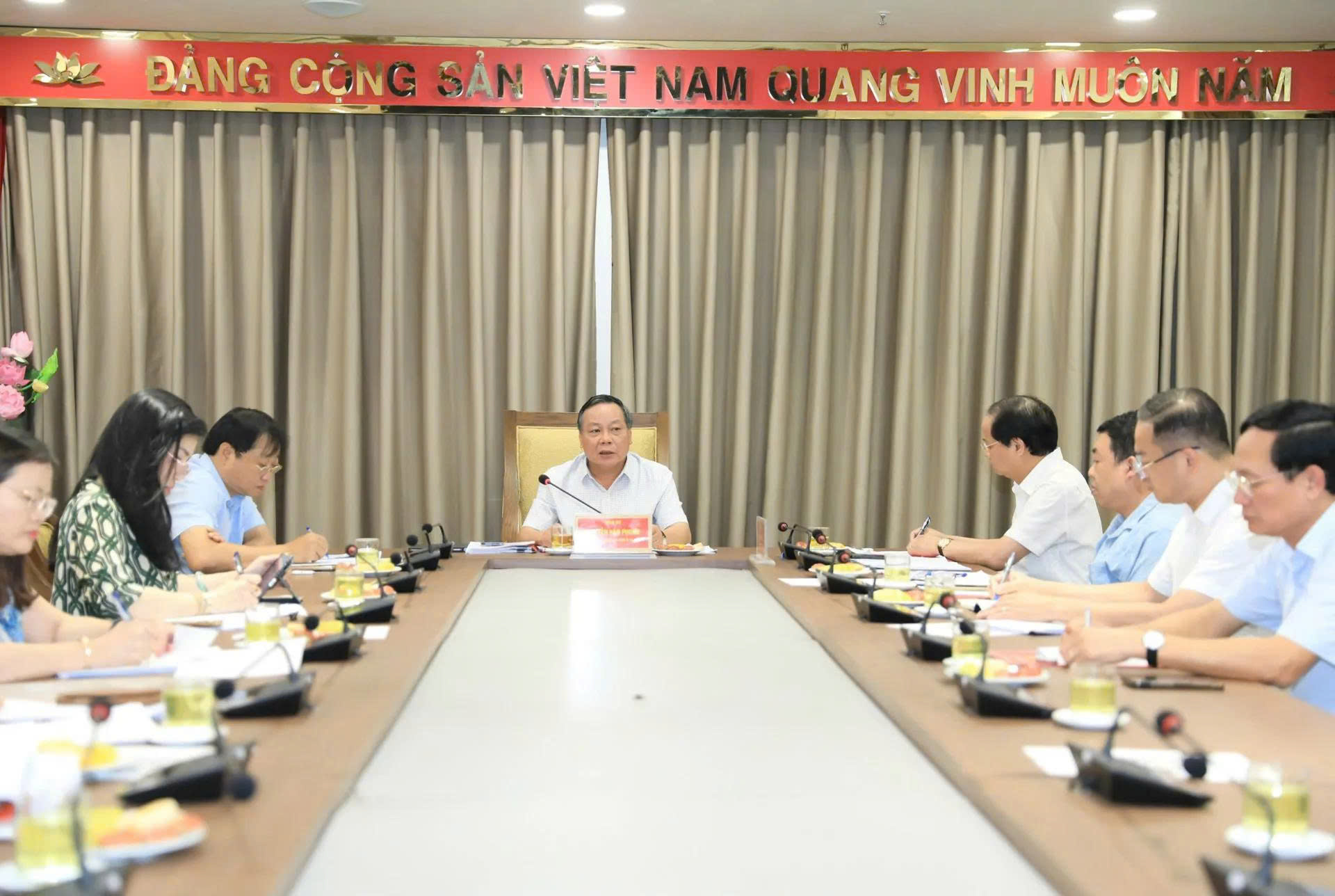 Báo cáo Chính trị Đại hội XVIII Đảng bộ TP là ngọn đuốc soi đường cho sự phát triển - ảnh 1